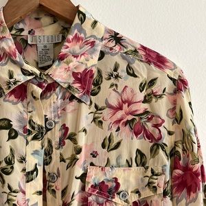 100% Silk Floral Blouse Shirt. JM Studio Brand.